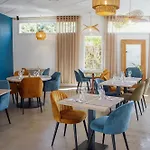 Cote Ocean 公寓式酒店 4*